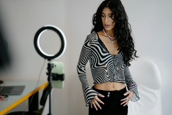 Sacs banane pour femme : l'élégance pratique à portée de main