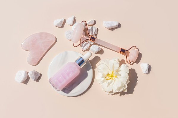 Quelles techniques de massage lymphatique peuvent aider à réduire la rétention d'eau et les gonflements ?